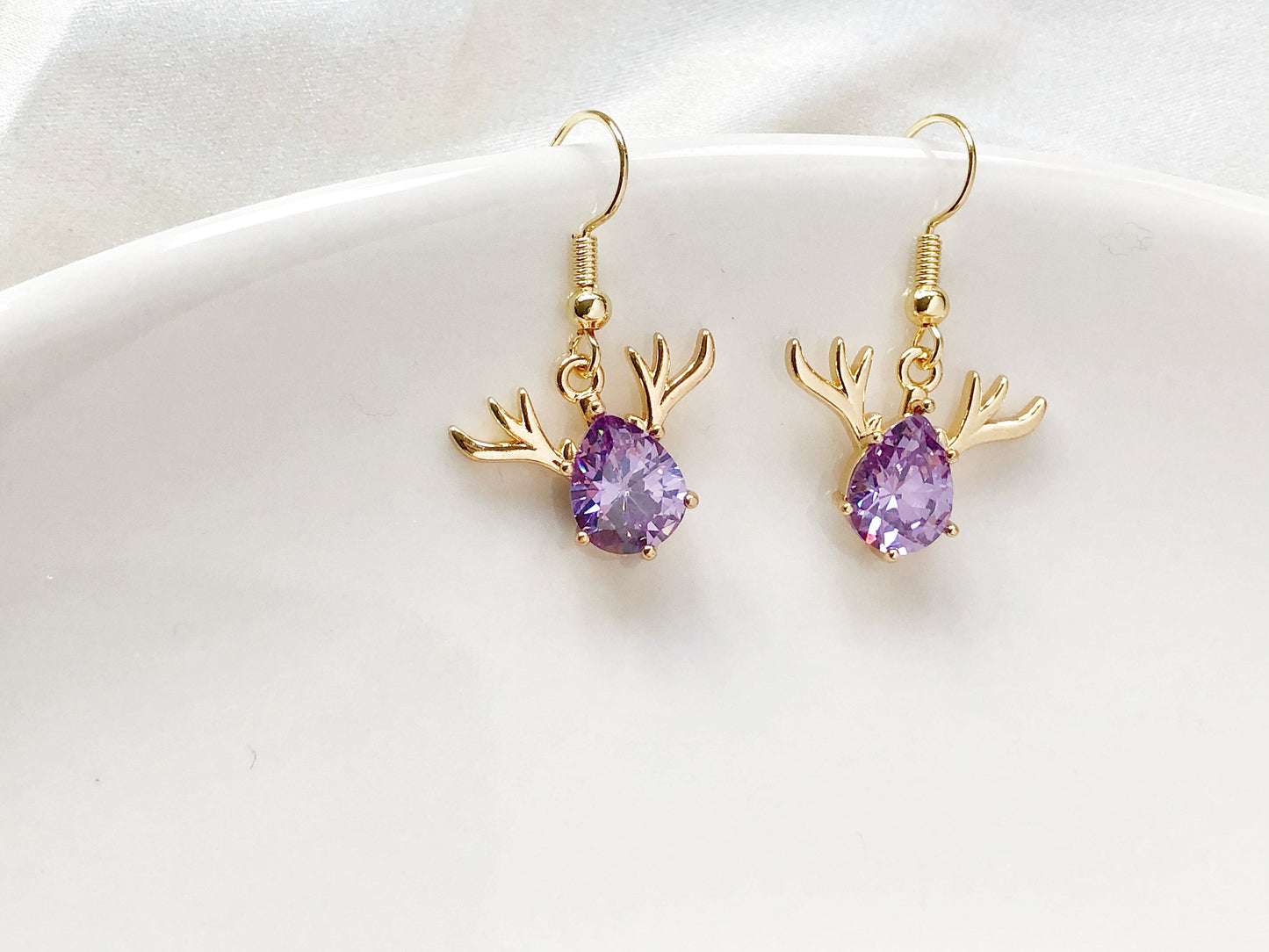 Dainty Faux amethyst quartz purple/ white stud/ clip on earring, Cute Xmas deer dangle earrings, Christmas gift for her