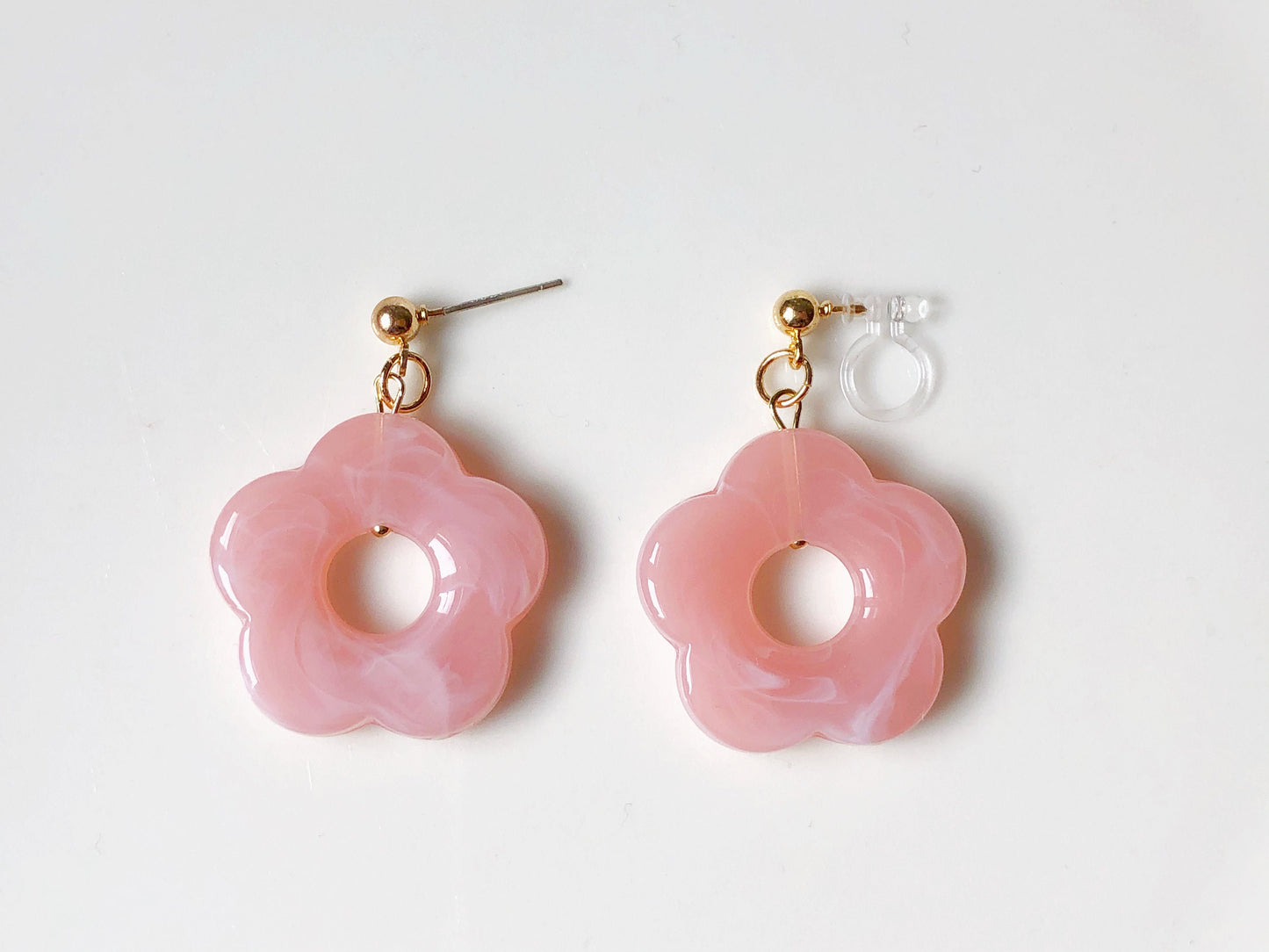 Daisy Flower Earrings | Multiple Colours | Clip On or Stud | Cute Floral Jewelry | Gift for Her | Non Pierced Earrings