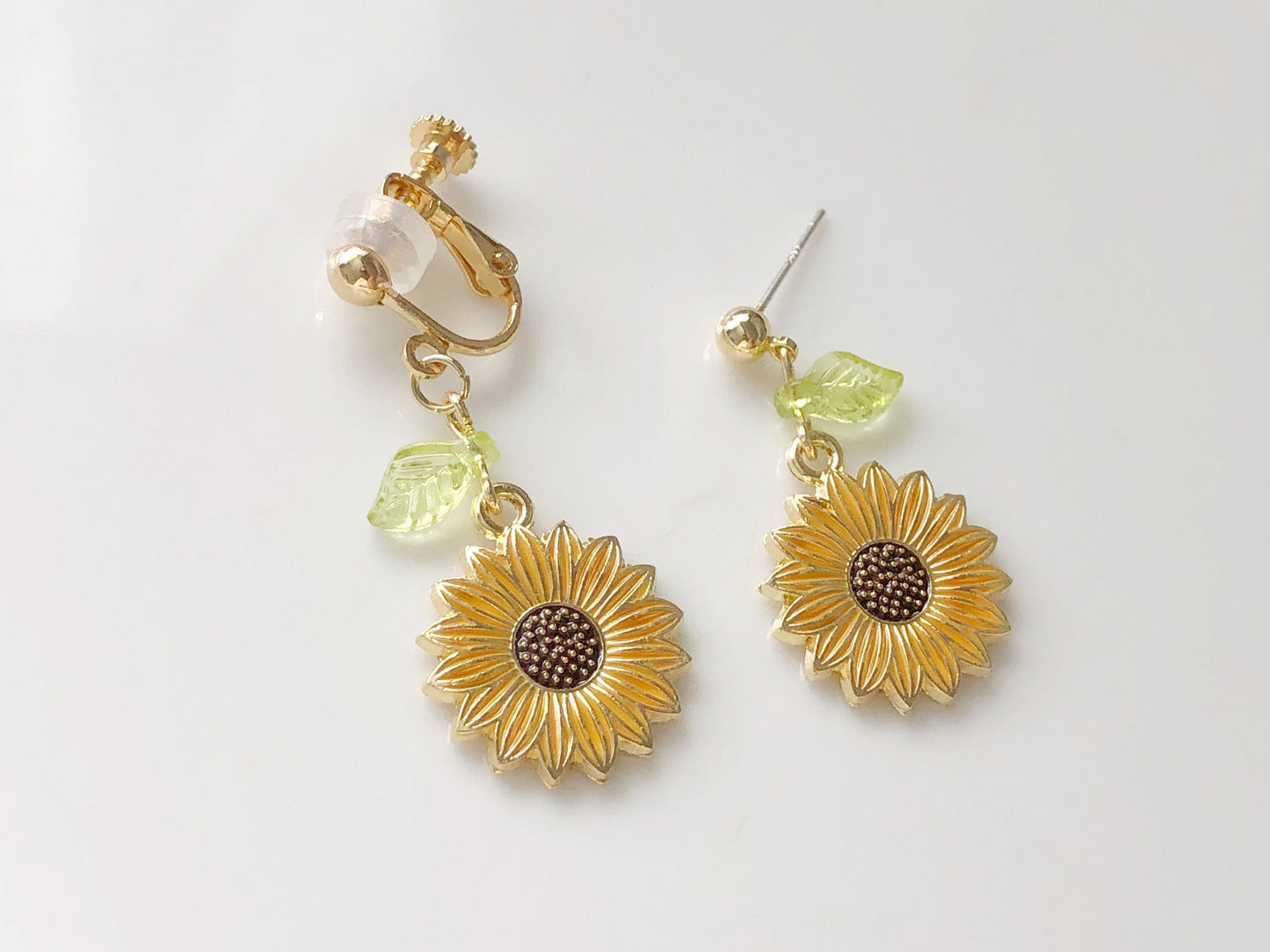 Chic Sunflower Earrings, Gold-Tone with Green Beads, Elegant Floral Jewellery, Spring and Summer Fashion, Unique Gift for Her