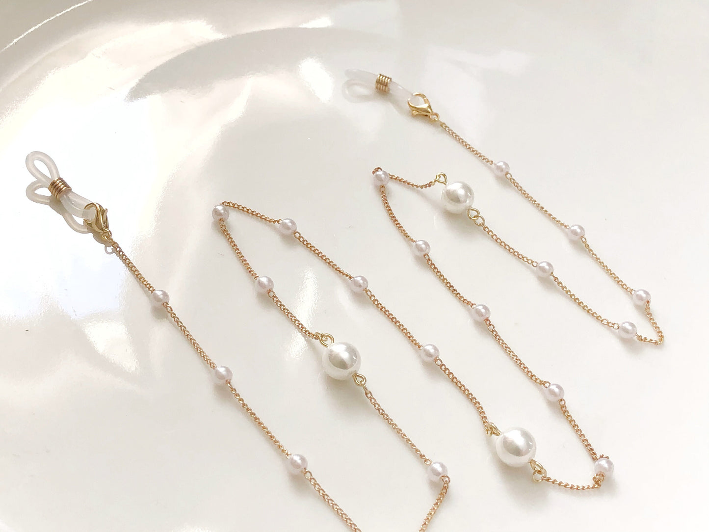 Faux Pearl Eyeglass Chain Gold Metal Glasses Holder Necklace Sunglasses Strap Minimalist Beaded Eyewear Accessories Gift for Women