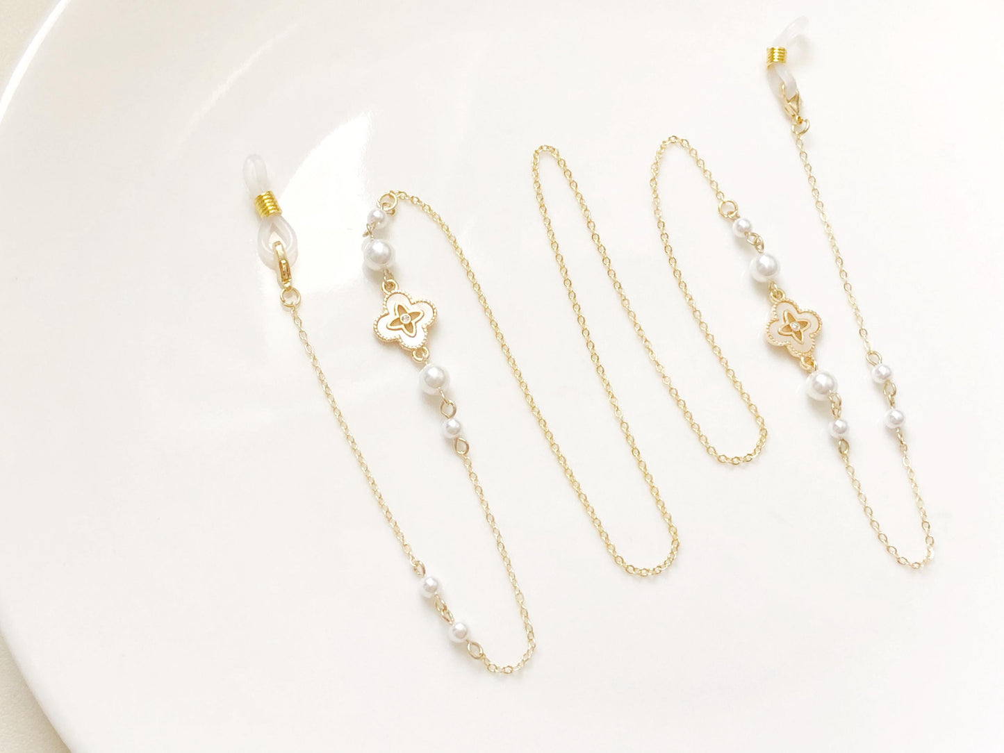Glasses Chain Faux Pearl Clover, Eyeglass Holder Necklace Strap, Four Leaf Clover Spectacles Chain, Elegant Jewellery Gift For Her