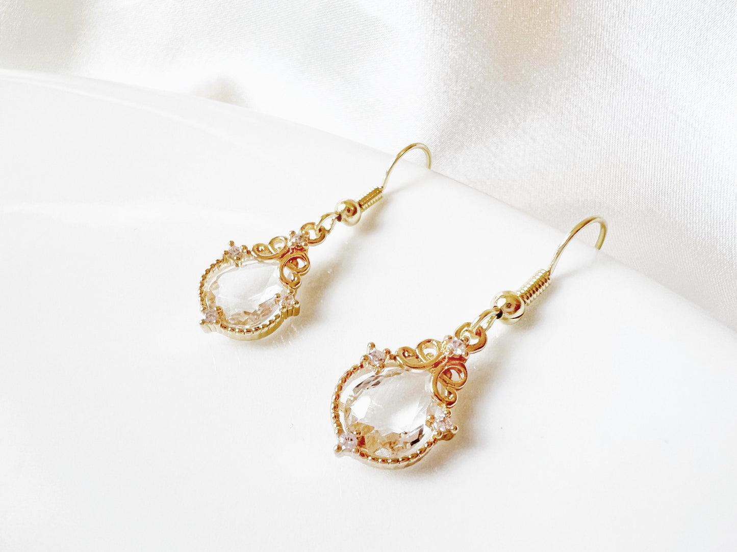 Dainty Teardrop Earrings, Waterdrop Delicate dangle pendant, Gift for her