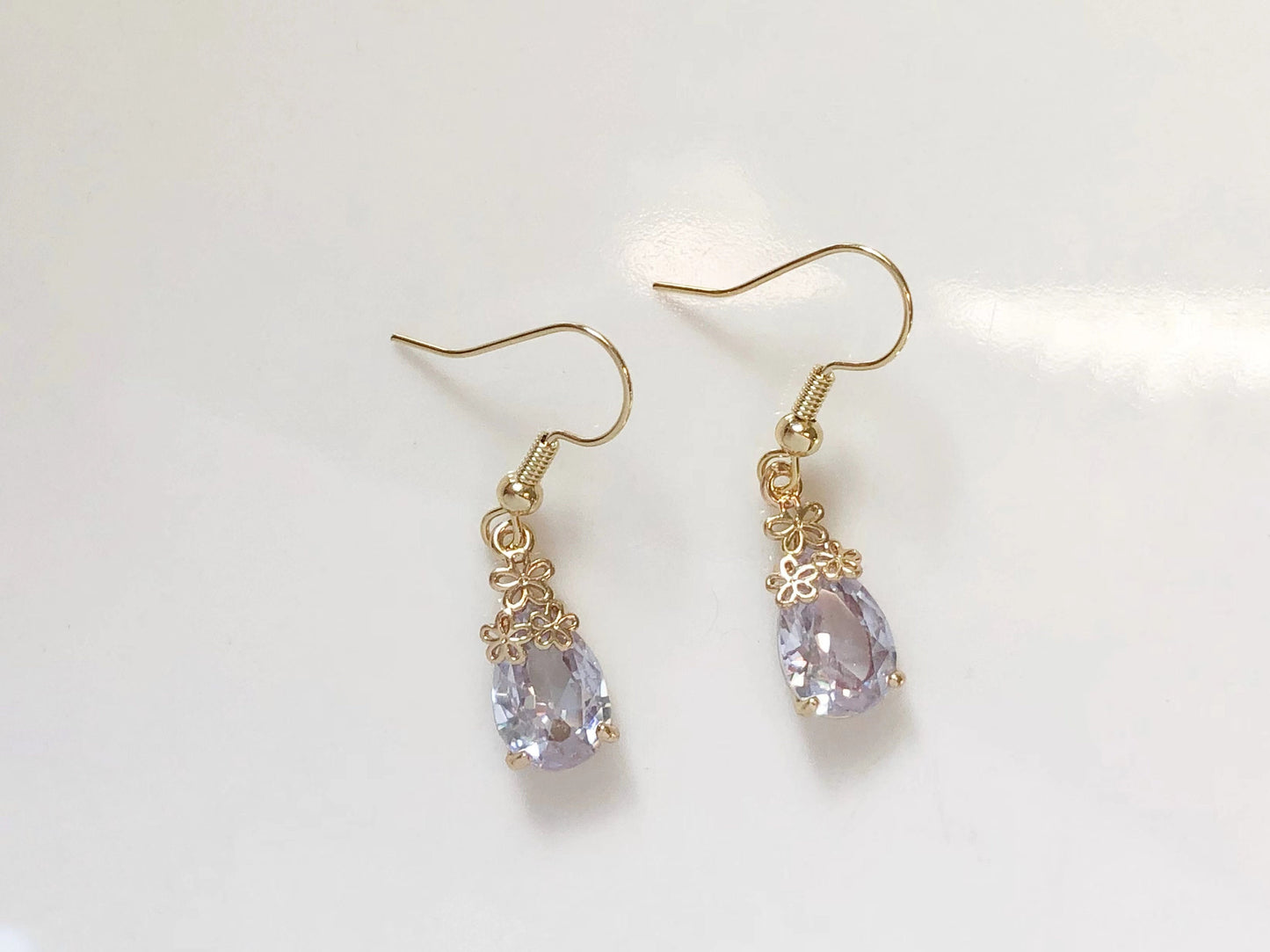 Teardrop Clip On or Stud Earrings | Gold Dangle Jewellery | Elegant Retro Gift for Her | Bridesmaid or Wedding Jewelry