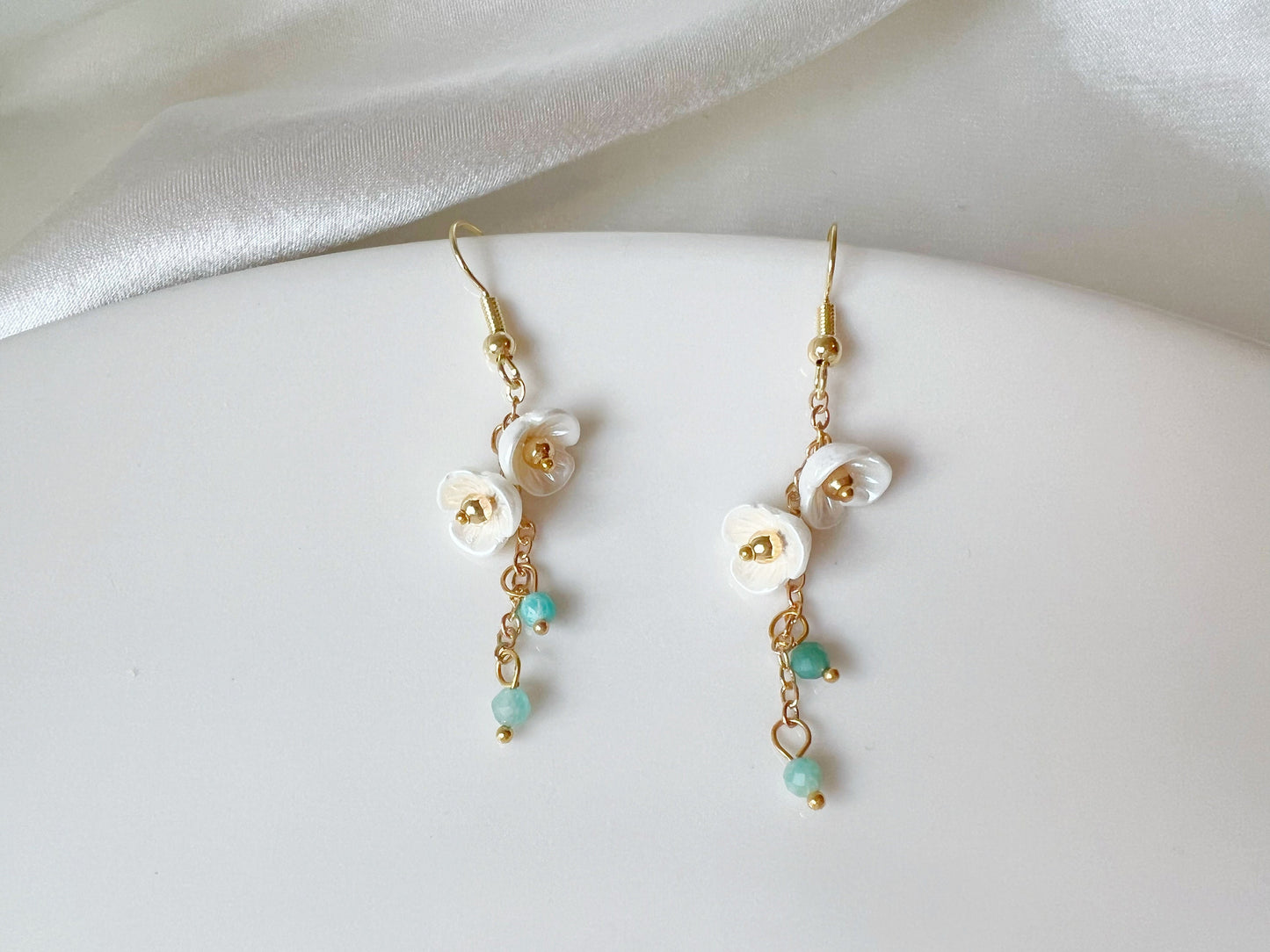 Cute White Flower and Green bead earrings, Dainty Floral Clip on earring, Gift for her