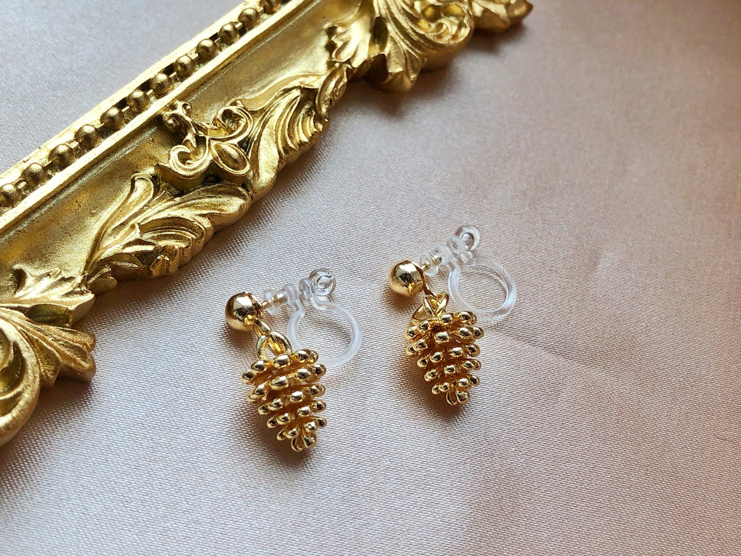 Pinecone clip on/ hook Earrings, Gold plated Dainty dangle pendant, Gift for her