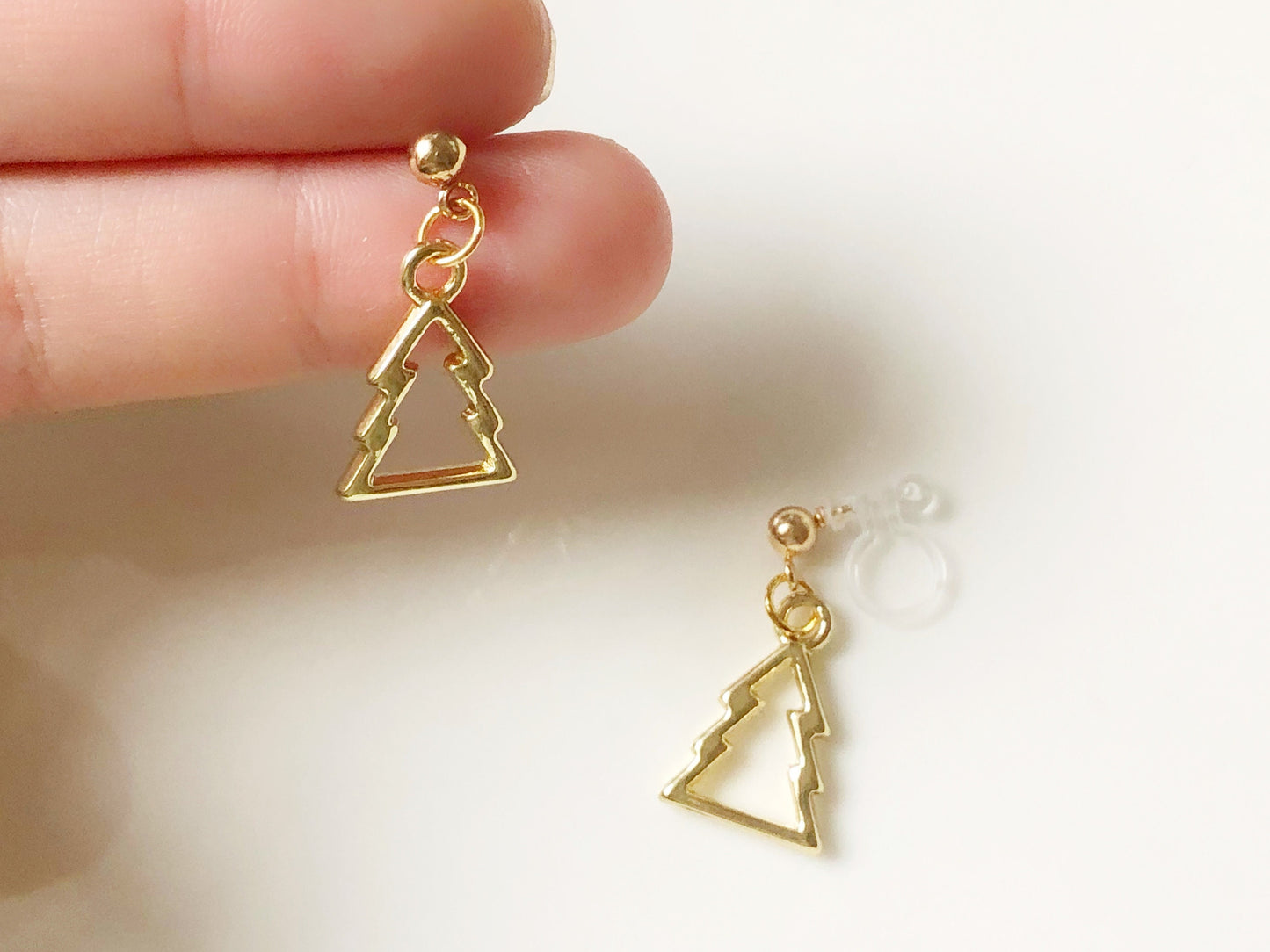 Gold Metal Christmas Tree Earrings Holiday Festive Jewellery Minimalist Geometric Winter Accessory Cute Xmas Dangle Earrings Gift for Her