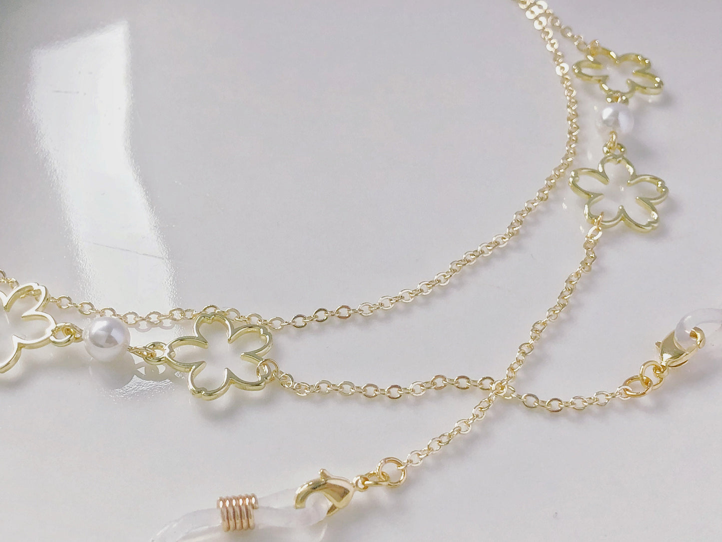 Gold Metal Sakura Flower Pearl Eyeglass Chain Sunglasses Holder Glasses Strap Floral Jewellery Spring Summer Eyewear Necklace Gift for Her