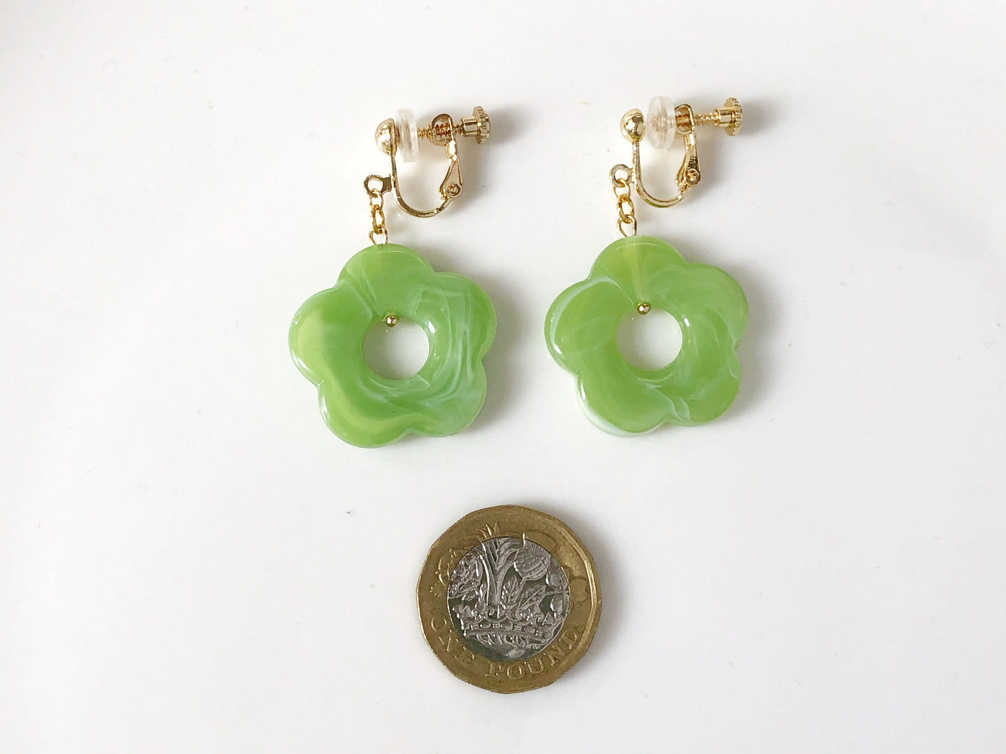 Daisy Flower Earrings | Multiple Colours | Clip On or Stud | Cute Floral Jewelry | Gift for Her | Non Pierced Earrings