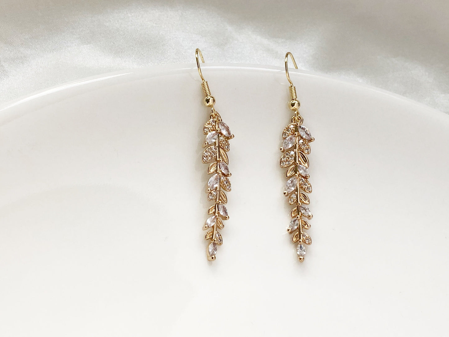 Dainty leaf Lavender clip on/stud Earrings, plant leaves flowers earring, delicate dangle pendant, Gift for her