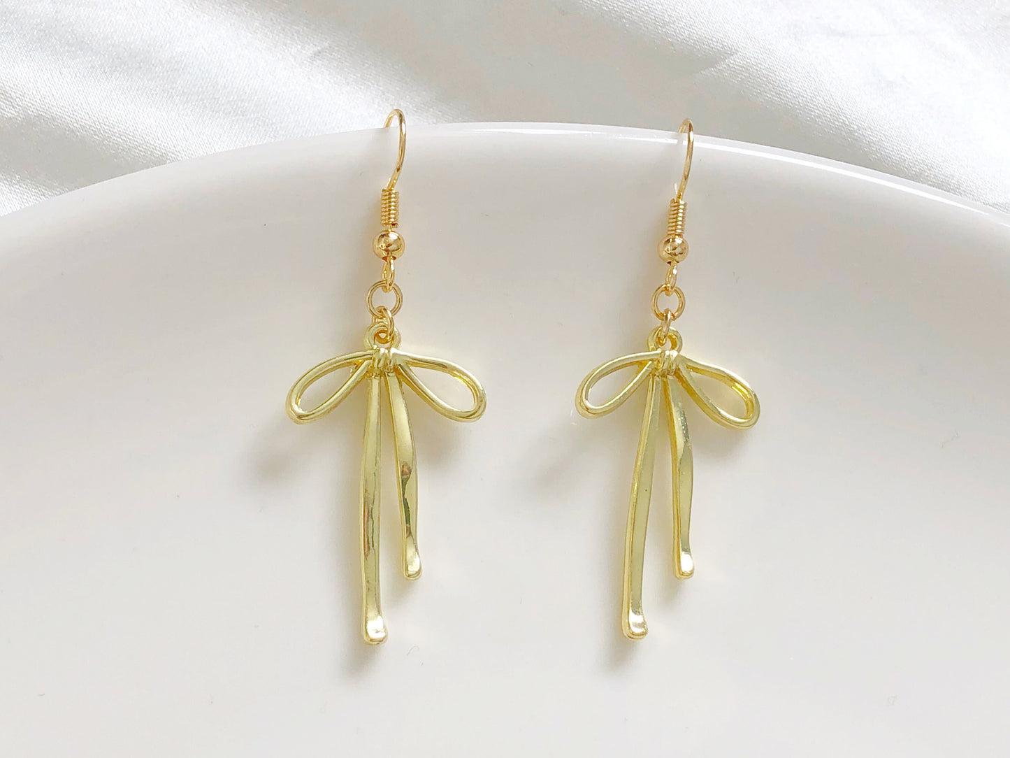 Gold Bow Earrings | Vintage Style Clip On, Stud or Hook Options | Dainty Gift for Her | Bridesmaid Jewellery | Elegant Everyday Earrings