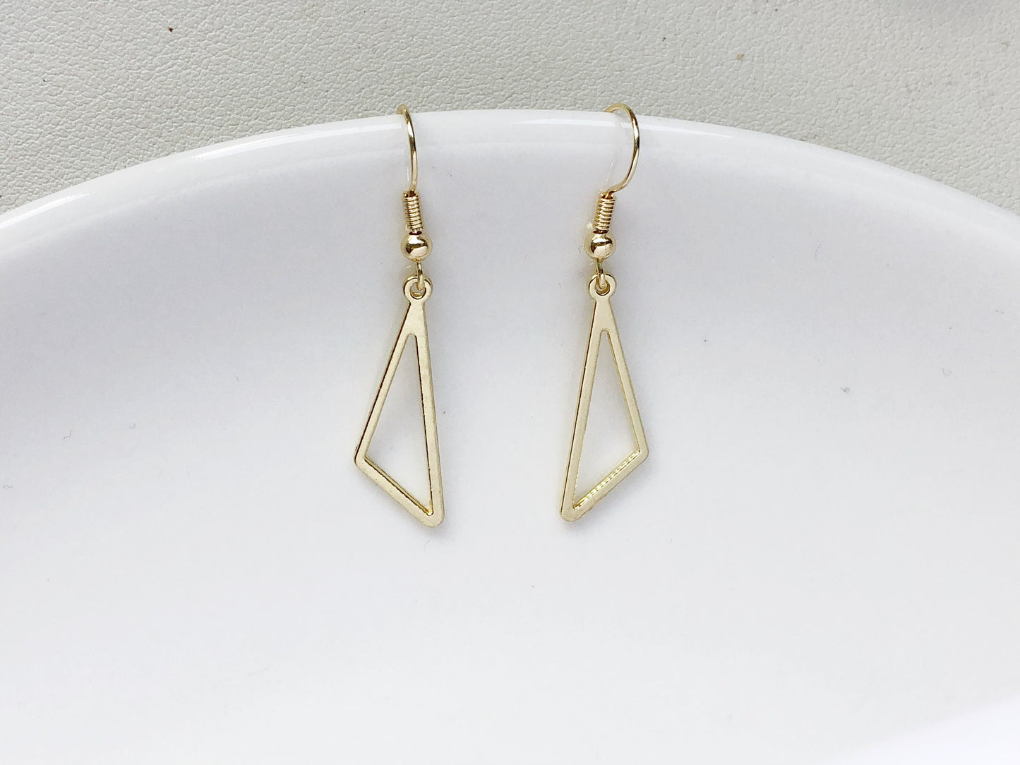 Dainty Gold Triangle Earrings, Geometric Drop Earrings, Minimalist Jewellery, Everyday Earrings, Elegant Gift for Her