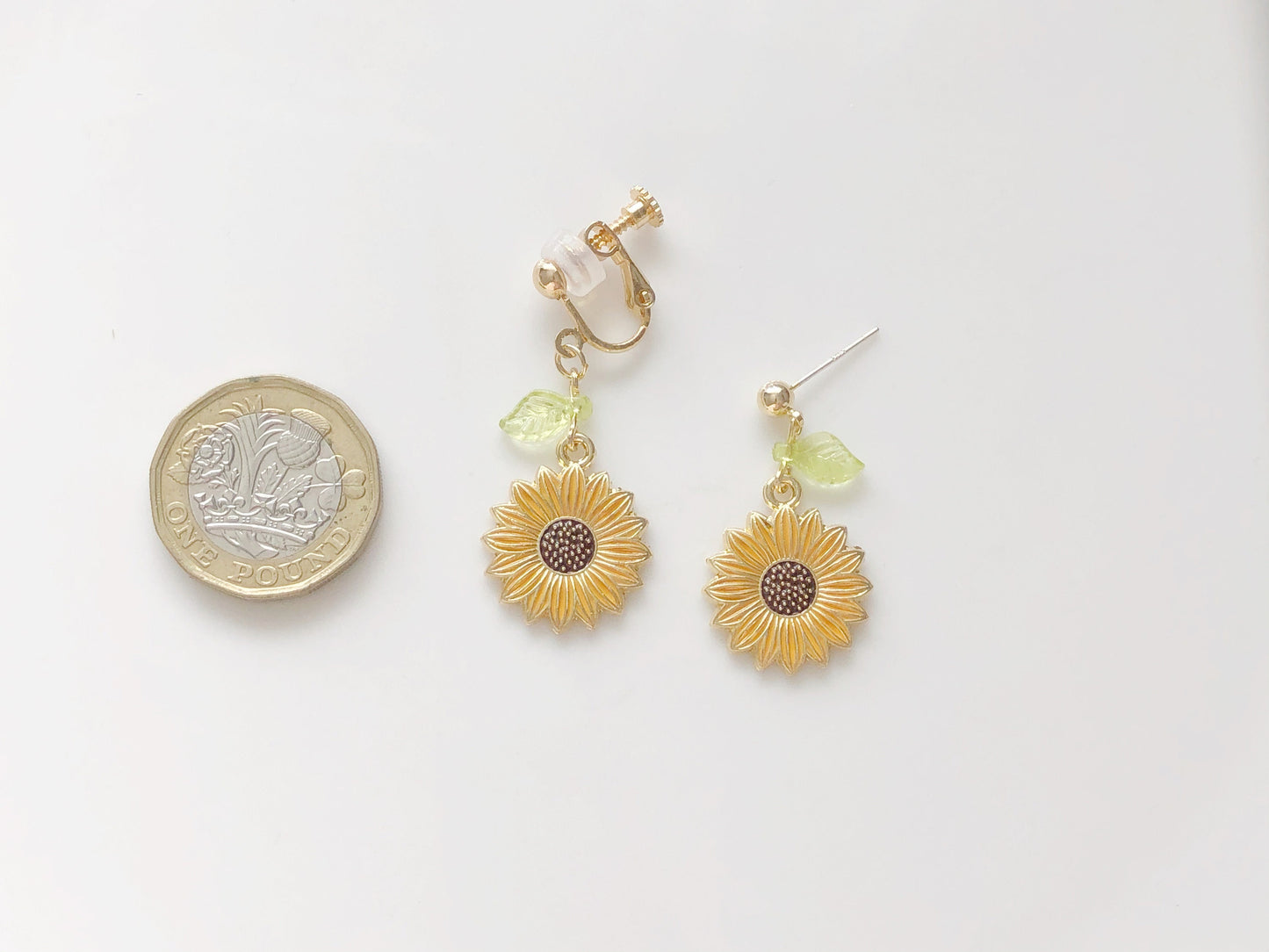Chic Sunflower Earrings, Gold-Tone with Green Beads, Elegant Floral Jewellery, Spring and Summer Fashion, Unique Gift for Her