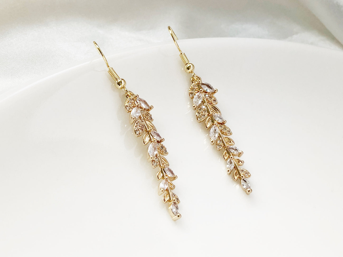 Dainty leaf Lavender clip on/stud Earrings, plant leaves flowers earring, delicate dangle pendant, Gift for her