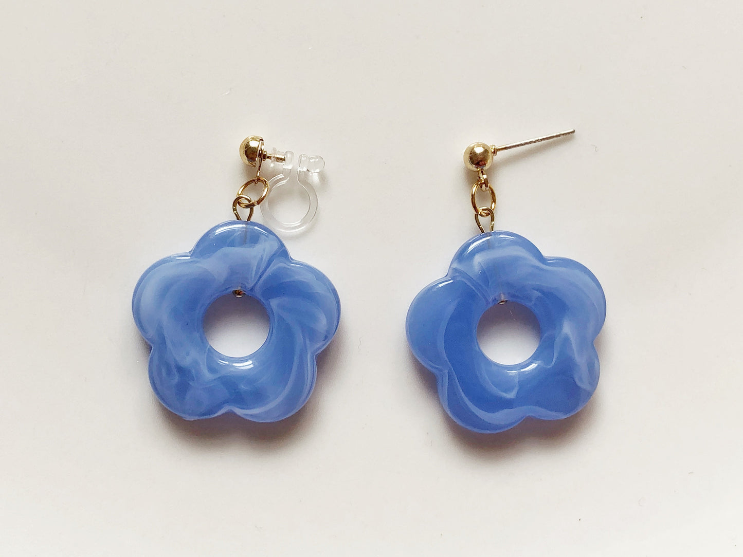Daisy Flower Earrings | Multiple Colours | Clip On or Stud | Cute Floral Jewelry | Gift for Her | Non Pierced Earrings