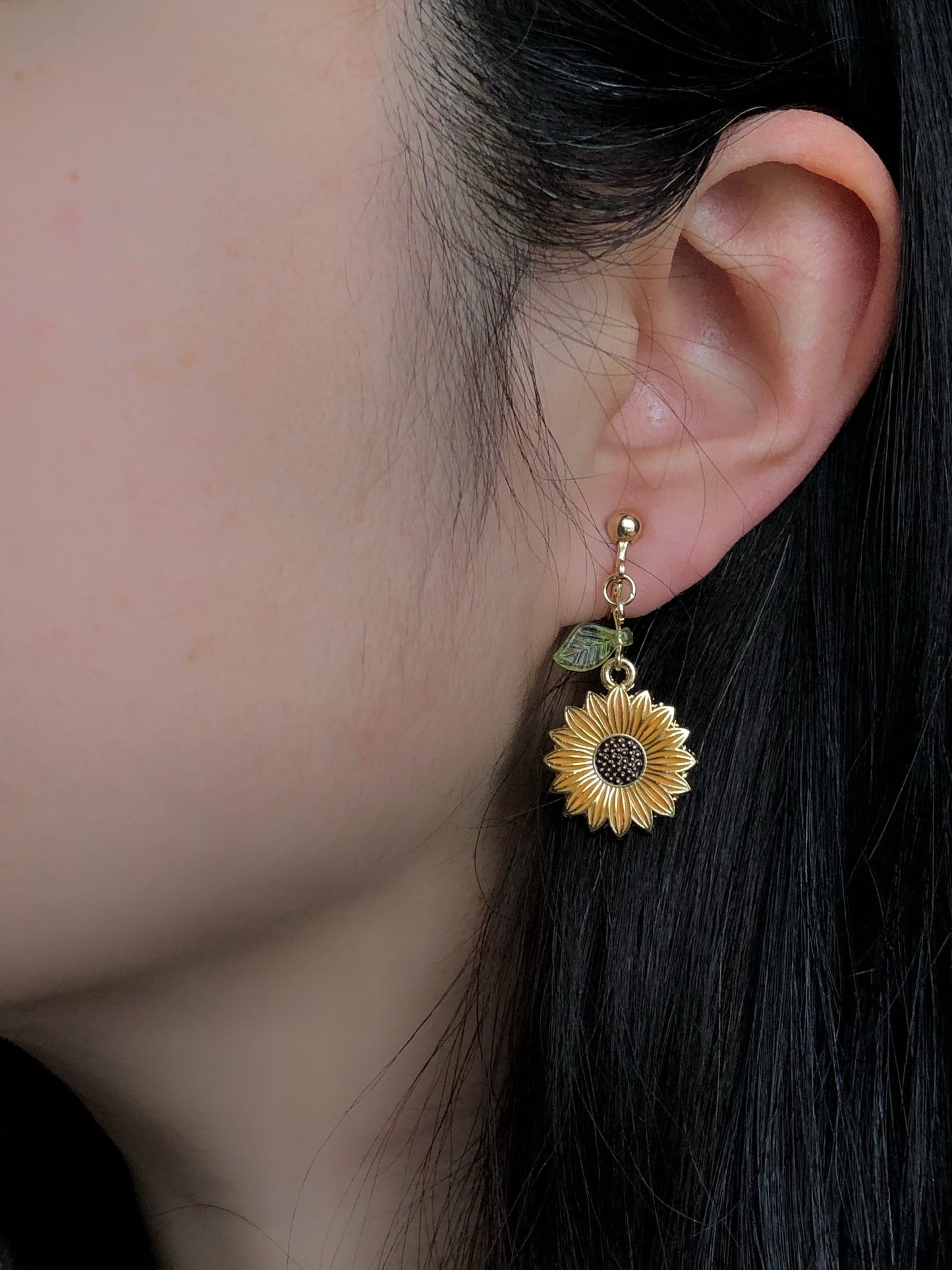 Chic Sunflower Earrings, Gold-Tone with Green Beads, Elegant Floral Jewellery, Spring and Summer Fashion, Unique Gift for Her