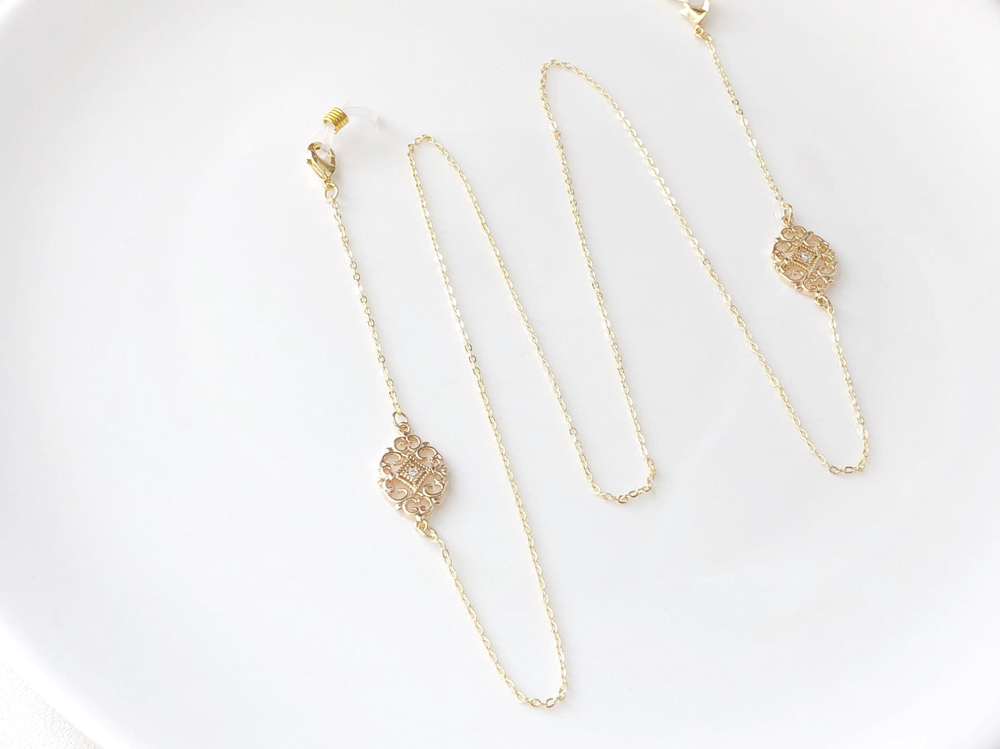 Gold Tone Metal Eyeglass Chain Vintage Glasses Holder Elegant Sunglasses Strap Dainty Eyewear Necklace Jewellery Fashion Gift for Her Women