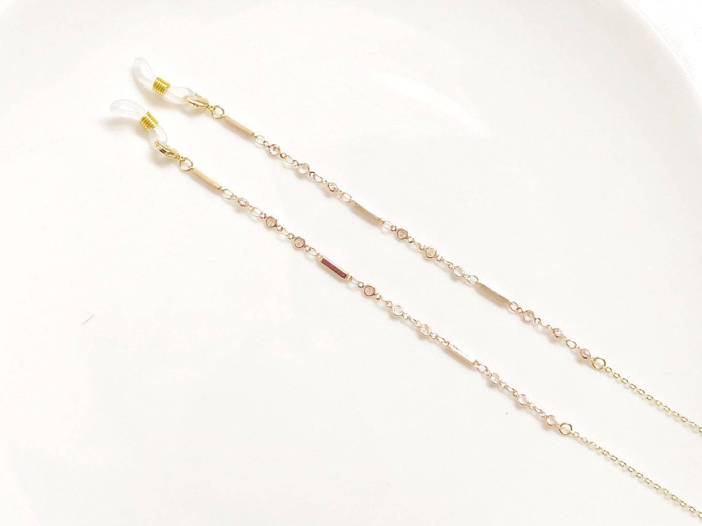 Dainty gold colour geometric glasses chain, Delicate sunglasses chain, Travel essential, gift for mother, Valentines Gift for her, Lanyard