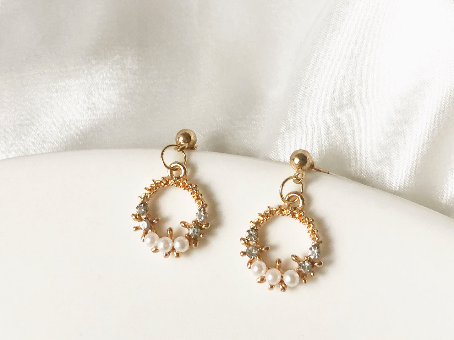 Dainty Wreath clip on / hook Earrings, Dainty dangle pendant, Gift for her