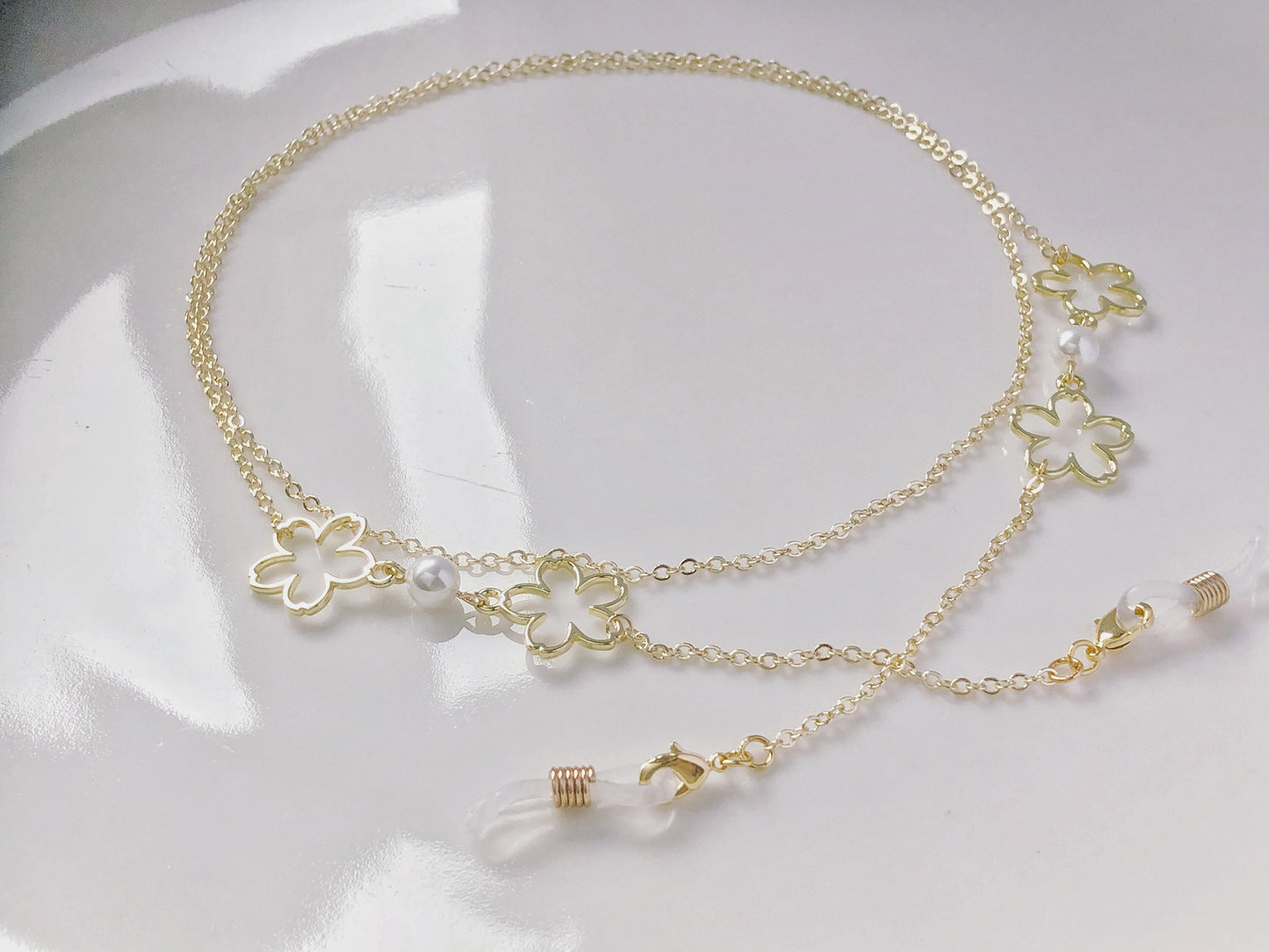 Gold Metal Sakura Flower Pearl Eyeglass Chain Sunglasses Holder Glasses Strap Floral Jewellery Spring Summer Eyewear Necklace Gift for Her