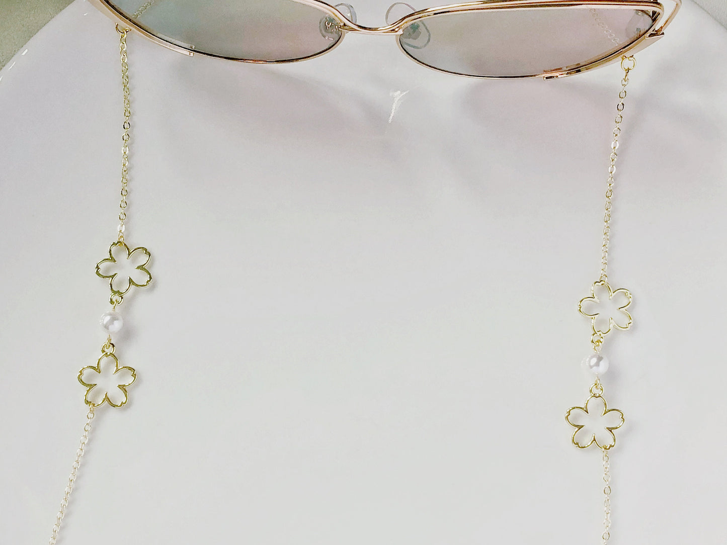 Gold Metal Sakura Flower Pearl Eyeglass Chain Sunglasses Holder Glasses Strap Floral Jewellery Spring Summer Eyewear Necklace Gift for Her