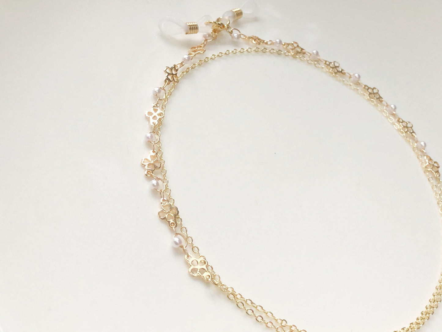 Gold Tone Metal Pearl Eyeglass Chain Glasses Holder Dainty Sunglasses Strap Elegant Eyewear Lanyard Fashion Jewellery Gift for Her Women