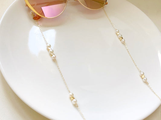Freshwater pearl gold beads glasses chain, Delicate sunglasses chain, Travel essential, gift for mother, Valentines Gift for her, Lanyard