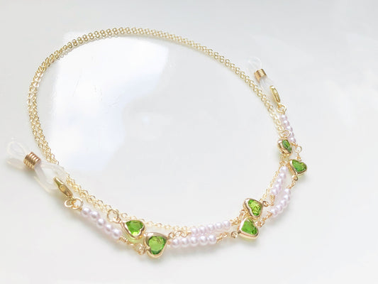 Pearl Glasses Chain with Green Heart Charms Gold Eyeglass Holder Strap Necklace, Cute Beaded Sunglasses Chain Jewellery Gift for Women