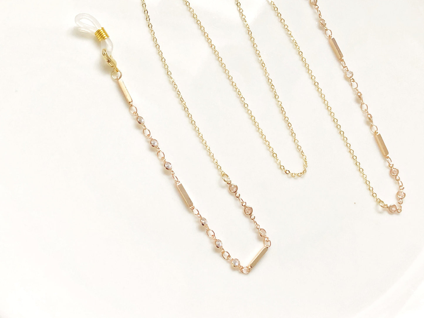 Dainty gold colour geometric glasses chain, Delicate sunglasses chain, Travel essential, gift for mother, Valentines Gift for her, Lanyard