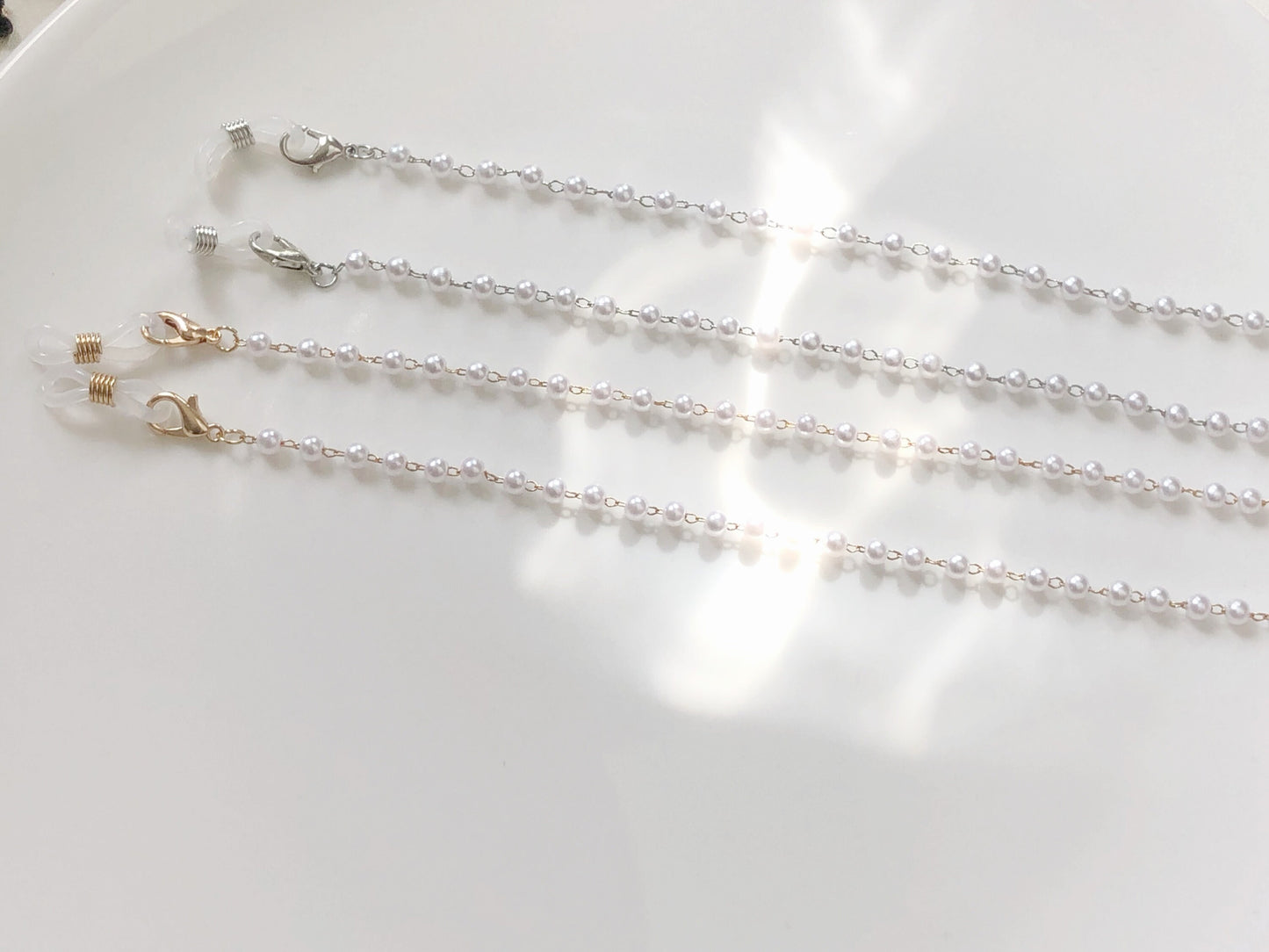Dainty faux pearl glasses chain, Delicate sunglasses chain, Travel essential, gift for mother, Valentines Gift for her, Lanyard
