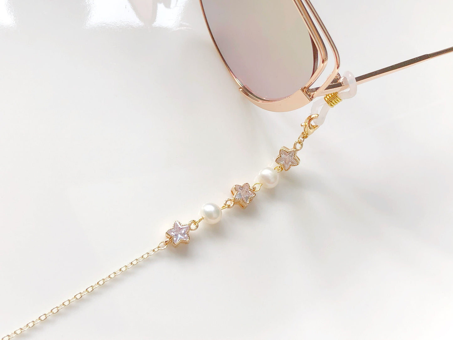 Freshwater pearl and stars glasses chain, Delicate sunglasses chain, Travel essential, gift for mother, Valentines Gift for her, Lanyard