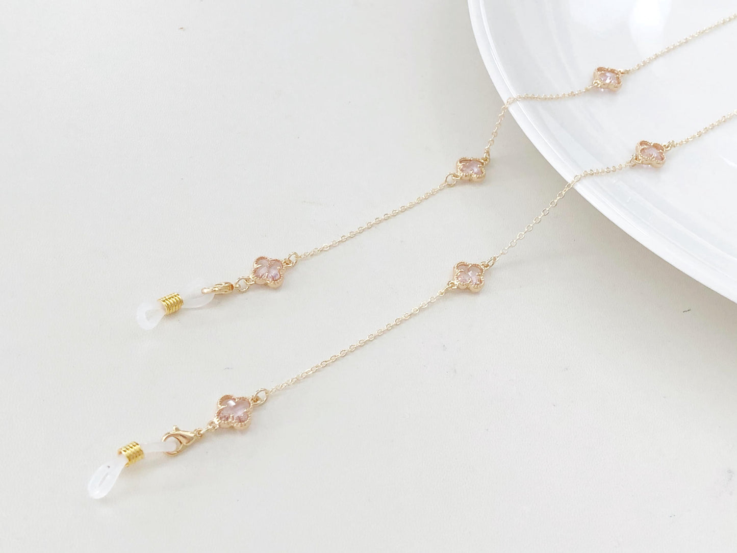 Gold Tone Metal Eyeglass Chain Four Leaf Clover Glasses Holder Red Flower Sunglasses Strap Lucky Eyewear Necklace Jewellery Gift for Her