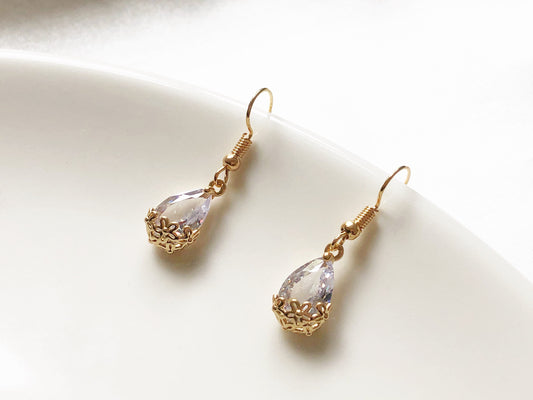 Teardrop Clip On or Stud Earrings | Gold Dangle Jewellery | Elegant Retro Gift for Her | Bridesmaid or Wedding Jewelry