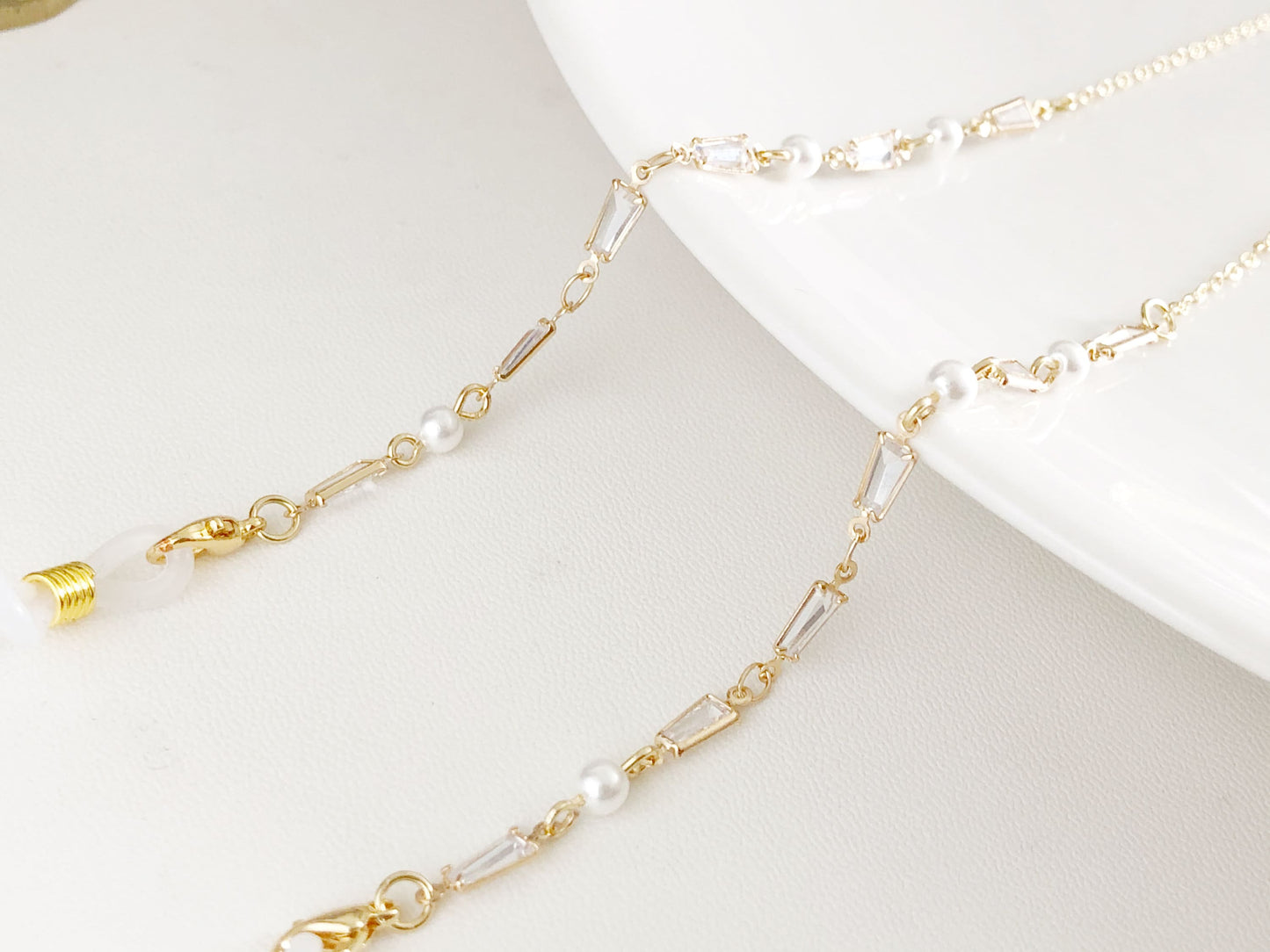 Dainty clear trapezoid Zirconia glasses chain, Delicate sunglasses chain, Travel essential, gift for mother, Valentine gift for her, Lanyard