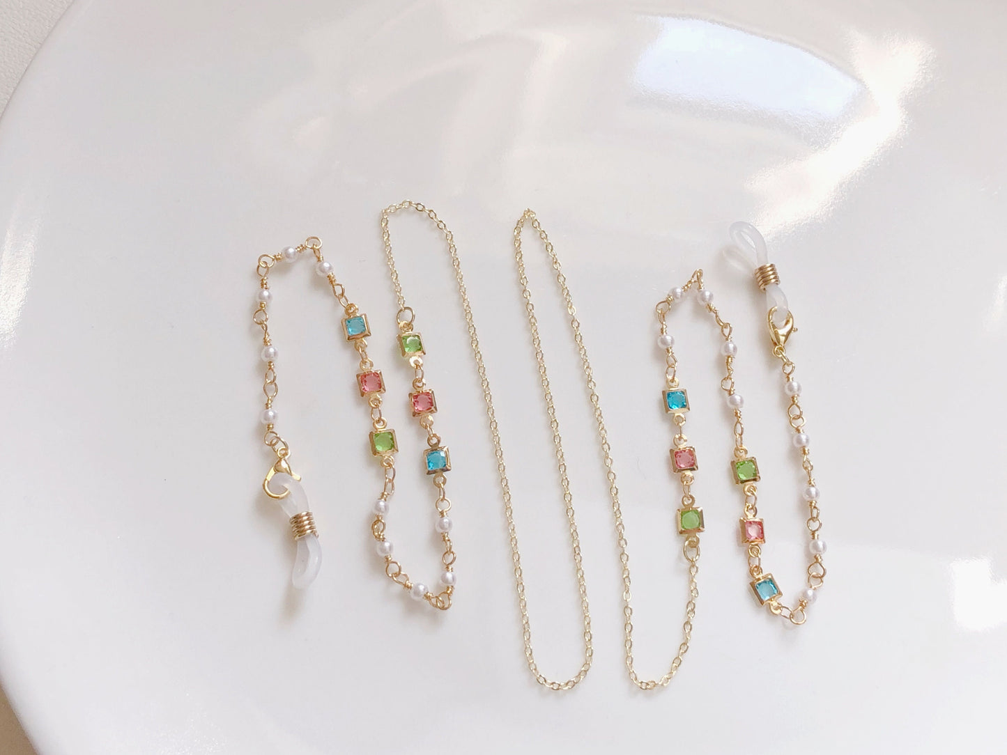 Dainty colourful faux pearl glasses chain, Delicate sunglasses chain, Travel essential, gift for mother, Valentines Gift for her, Lanyard