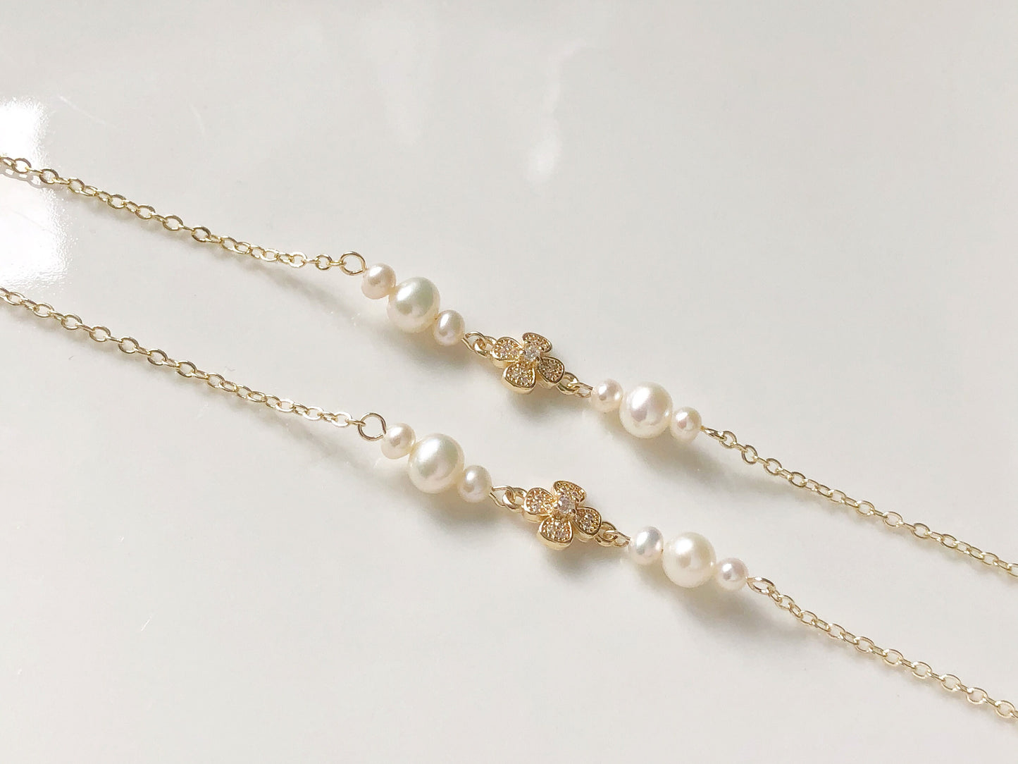Pearl Glasses Chain Gold Four Leaf Clover Design Elegant Eyewear Accessory Freshwater Pearl Holder Gift for Her