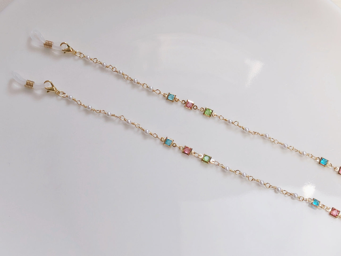 Dainty colourful faux pearl glasses chain, Delicate sunglasses chain, Travel essential, gift for mother, Valentines Gift for her, Lanyard