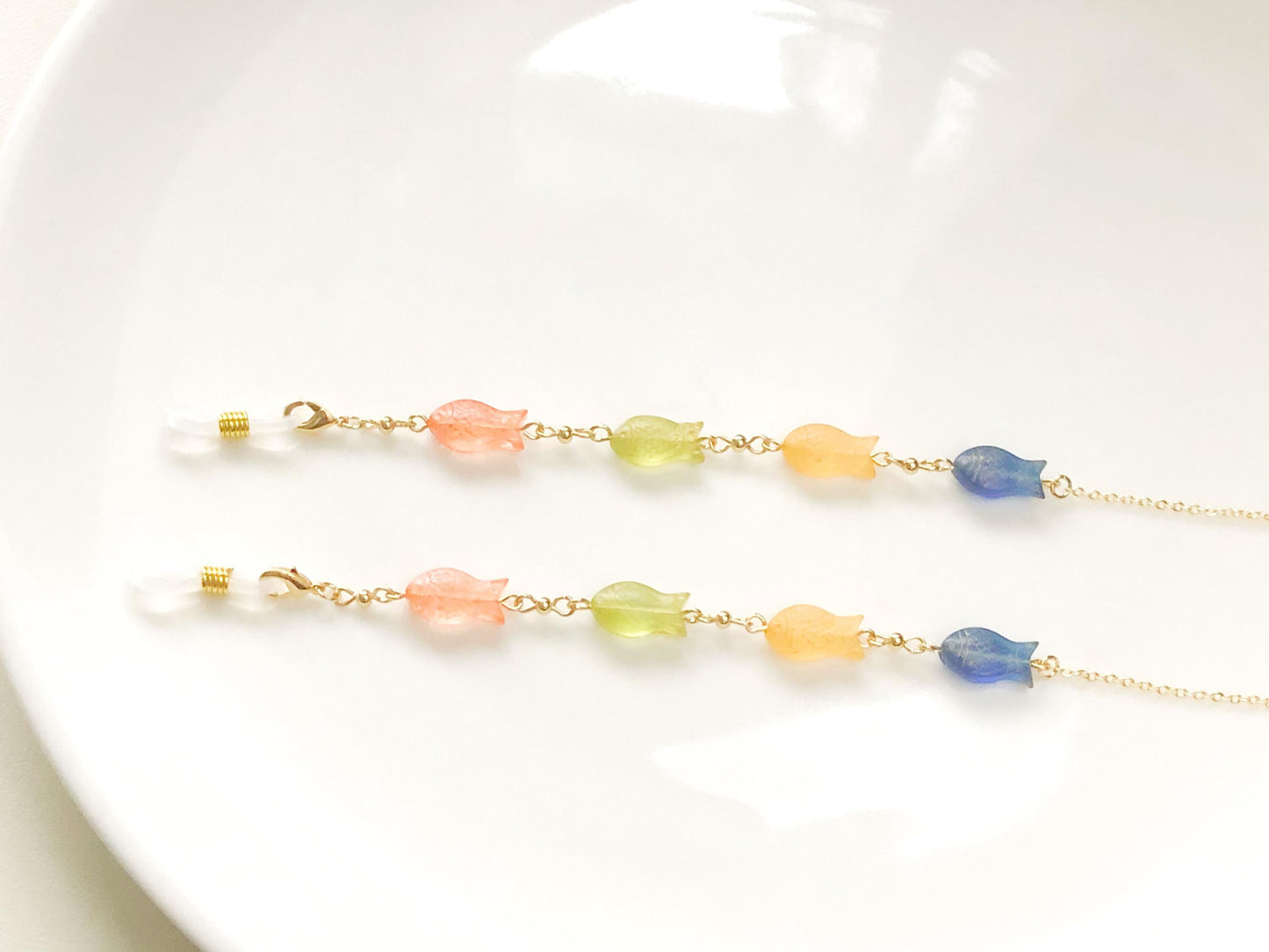 Cute Glasses Chain with Colourful Fish Beads, Japanese Style Eyewear Chain Holder for Women, Kawaii Sunglasses Strap Jewellery Gift for Her