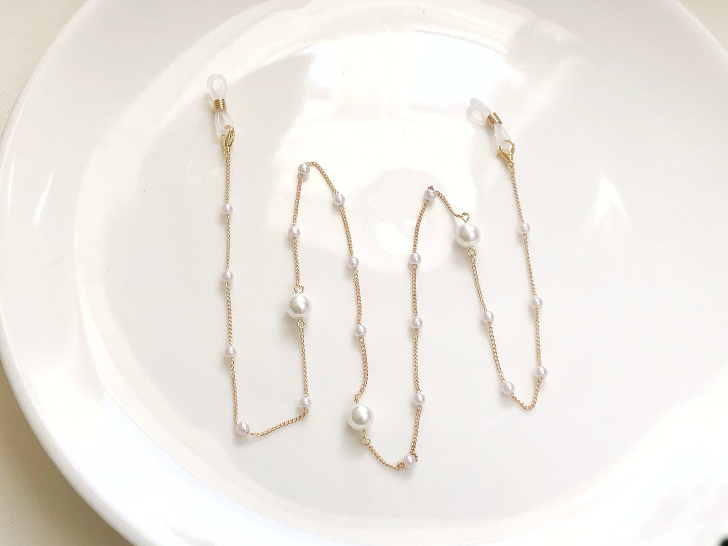 Faux Pearl Eyeglass Chain Gold Metal Glasses Holder Necklace Sunglasses Strap Minimalist Beaded Eyewear Accessories Gift for Women