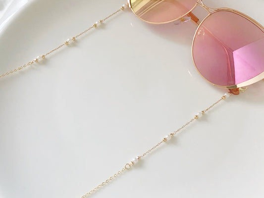Dainty faux pearl glasses chain, Delicate sunglasses chain, Travel essential, gift for mother, Valentines Gift for her, Lanyard