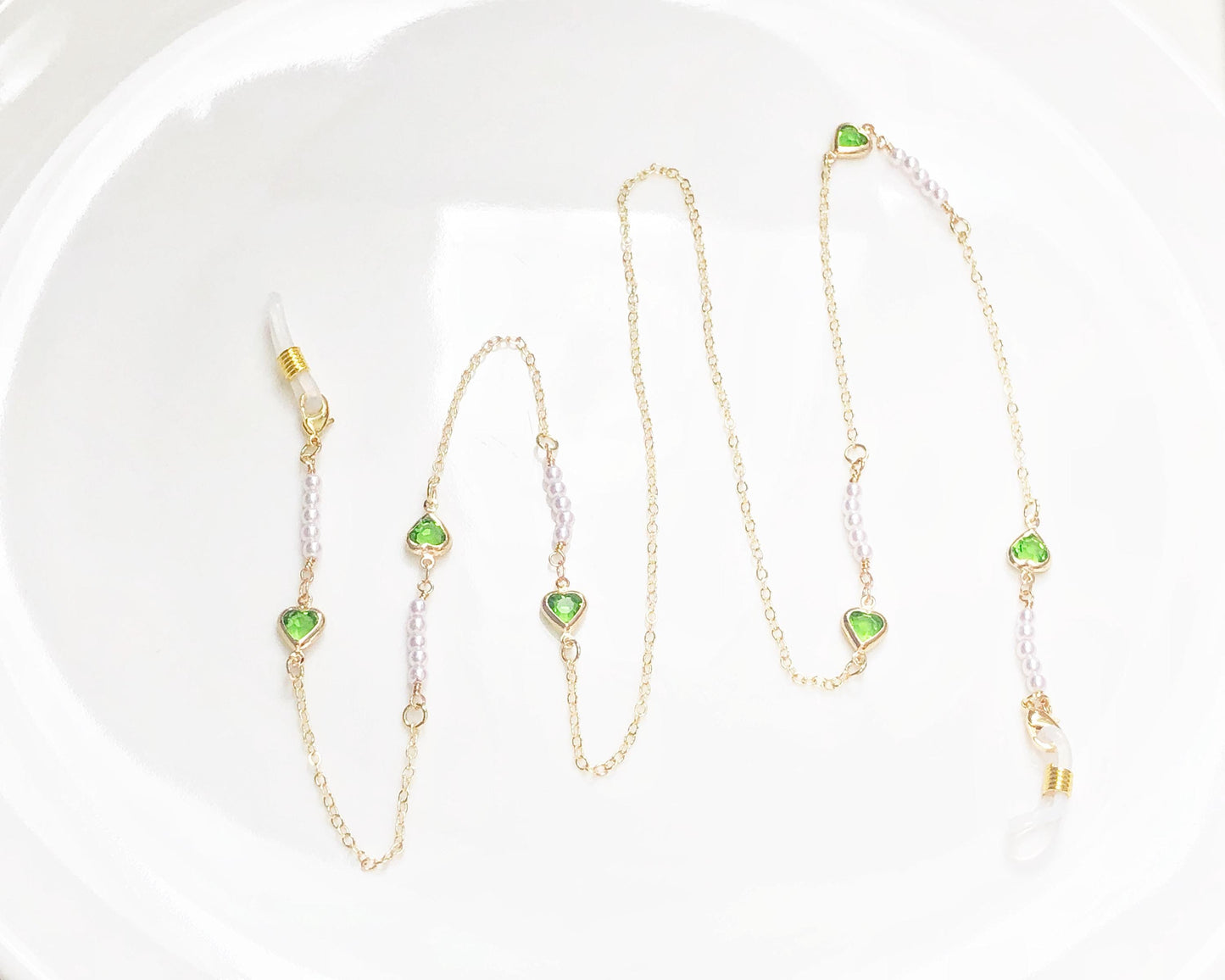 Green Heart Glasses Chain with Faux Pearls, Elegant Metal Eyewear Chain Holder for Women, Cute Sunglasses Strap Jewellery Gift for Her